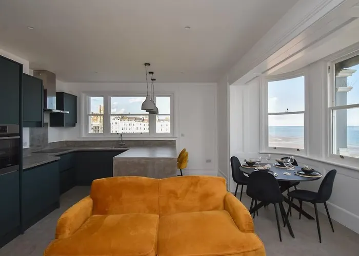 Amazing Seaview - 2 Bedroom, 2 Bathroom