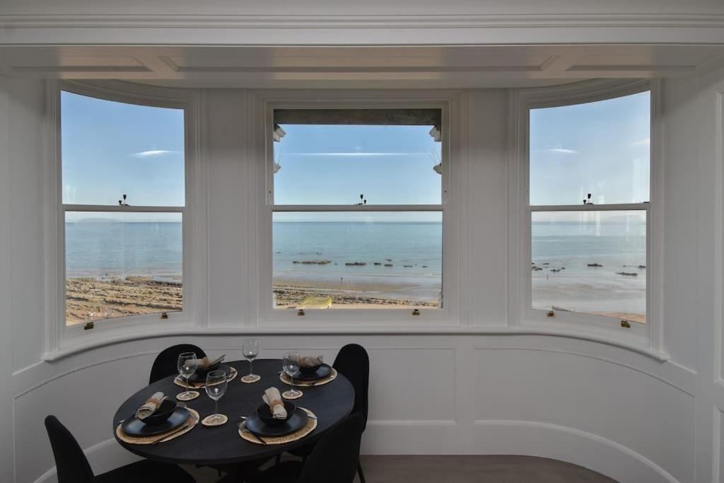 Apartment Amazing Seaview - 2 Bedroom, 2 Bathroom *