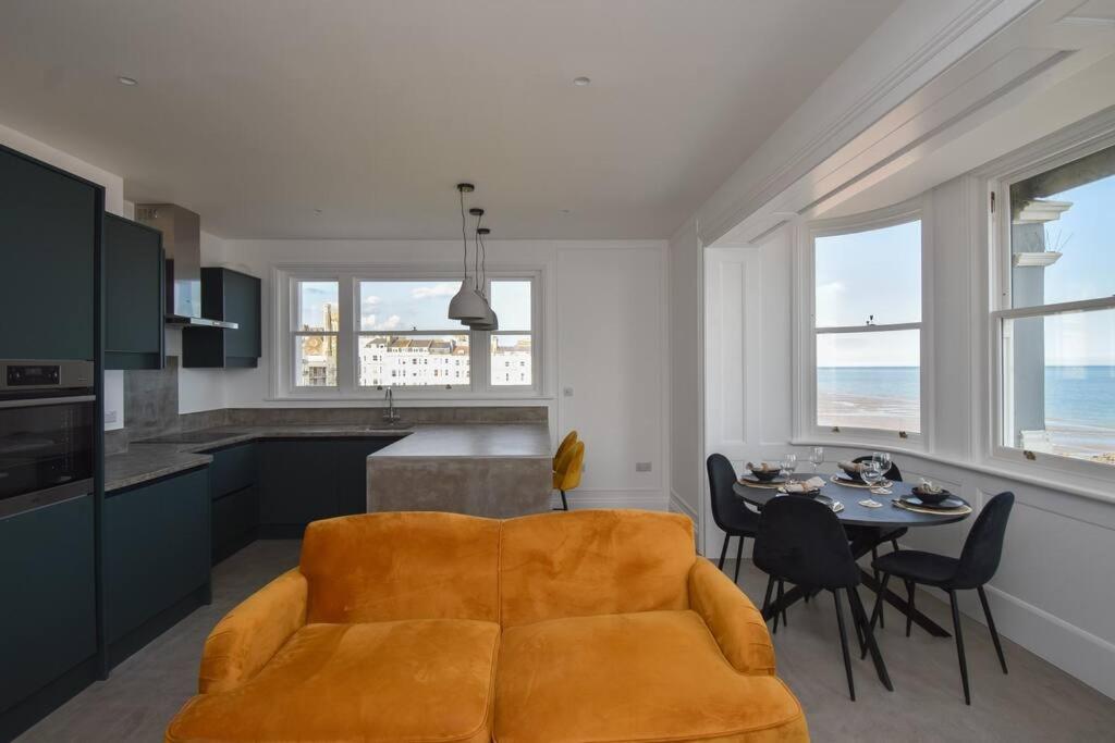 Amazing Seaview - 2 Bedroom, 2 Bathroom St Leonards-on-Sea