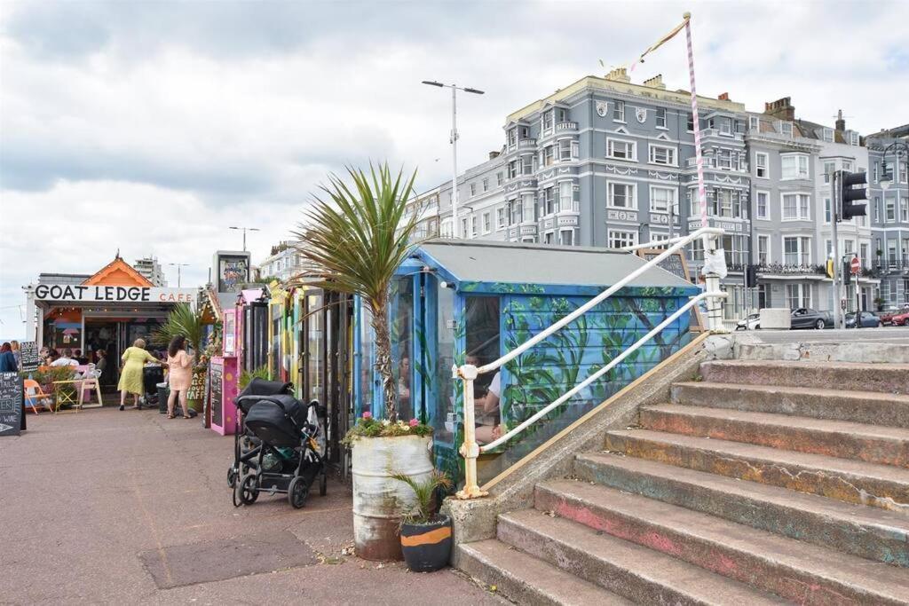Amazing Seaview - 2 Bedroom, 2 Bathroom Apartment *